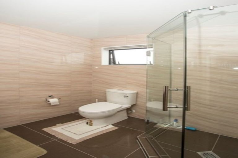 Photo of property in 43b Redoubt Road, Goodwood Heights, Auckland, 2105