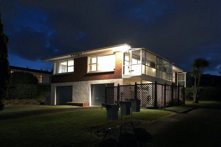 Photo of property in 1/3 Onepoto Road, Hauraki, Auckland, 0622