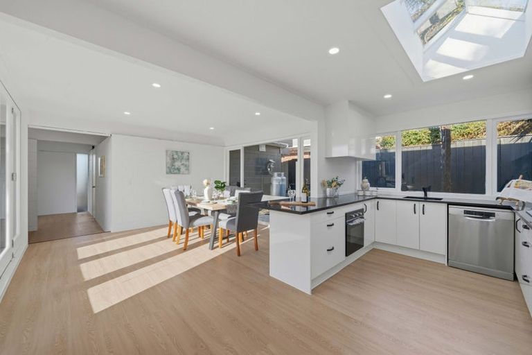 Photo of property in 21 Lawrence Crescent, Hillpark, Auckland, 2102