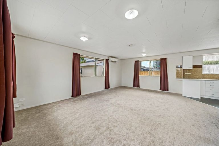 Photo of property in 11a Keeling Road, Henderson, Auckland, 0612