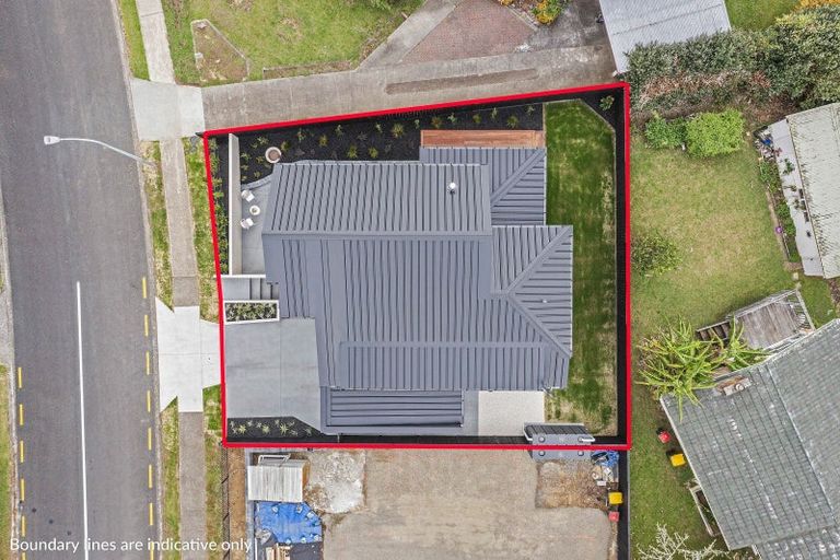 Photo of property in 1 The Crest, Sunnyhills, 2010