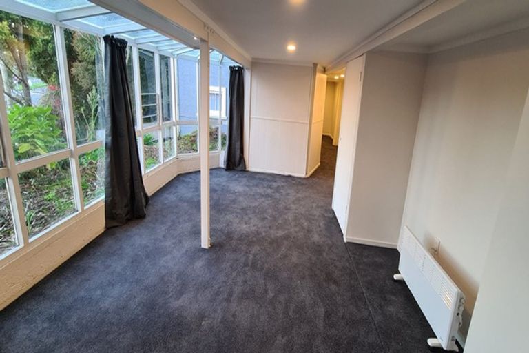 Photo of property in 261 Grounsell Crescent, Belmont, Lower Hutt, 5010