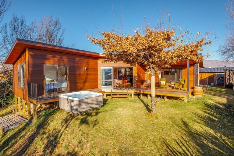 Photo of property in 50 Lagoon Avenue, Albert Town, Wanaka, 9305