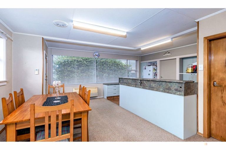Photo of property in 1 Kennedy Crescent, Waimate, 7924