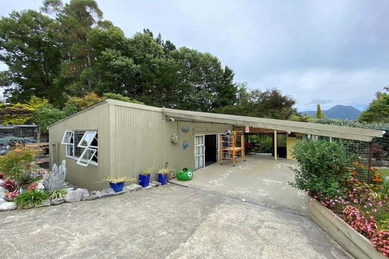 Photo of property in 12 Poplar Lane, Collingwood, 7073