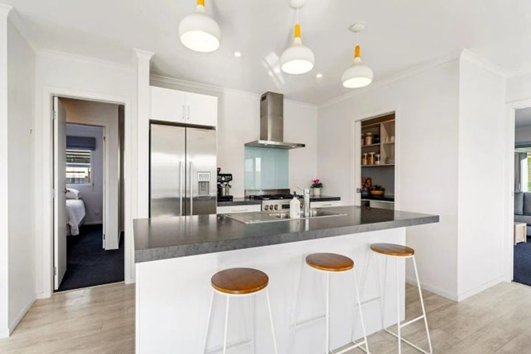 Photo of property in 76 Stace Hopper Drive, One Tree Point, 0118