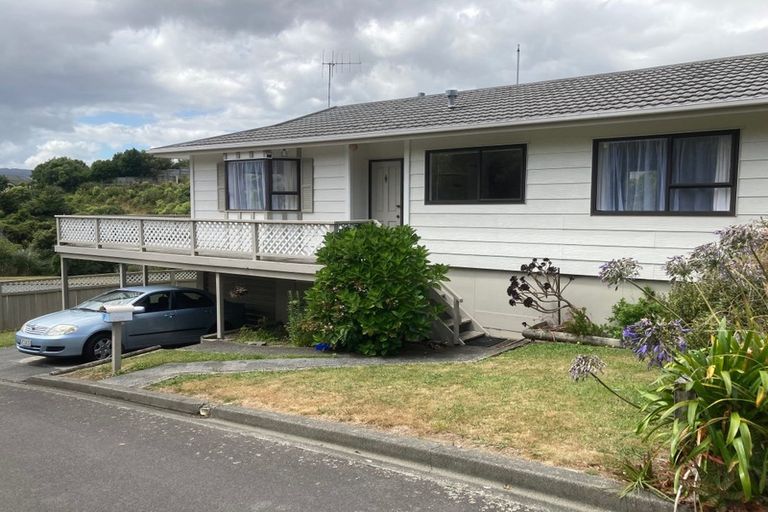 Photo of property in 1a Seagull Place, Whitby, Porirua, 5024
