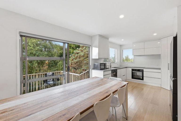 Photo of property in 142 Weatherly Road, Torbay, Auckland, 0630