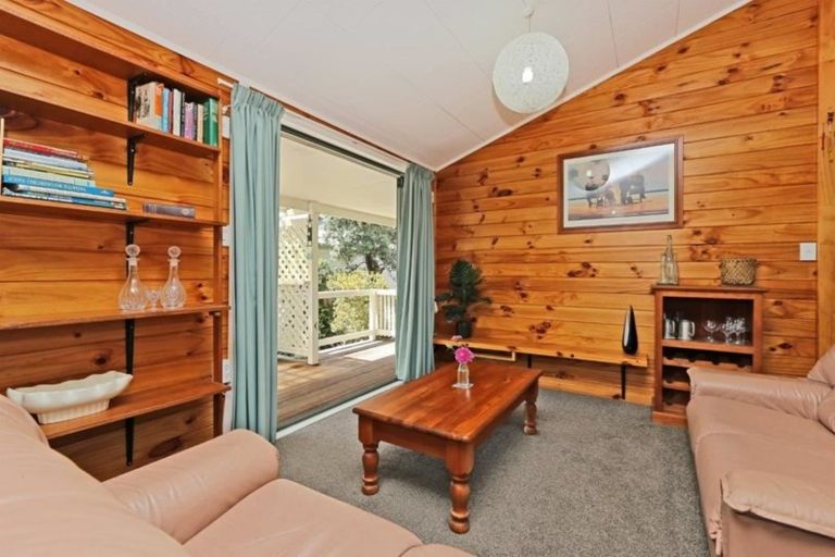Photo of property in 8a Nimon Street, Havelock North, 4130