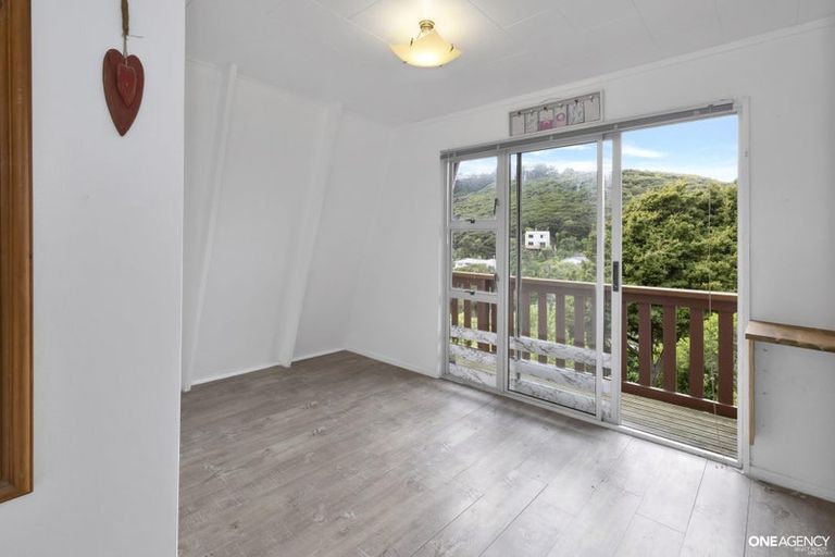 Photo of property in 45 Airlie Road, Plimmerton, Porirua, 5026