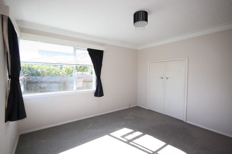 Photo of property in 3 Graham Place, West End, Palmerston North, 4410