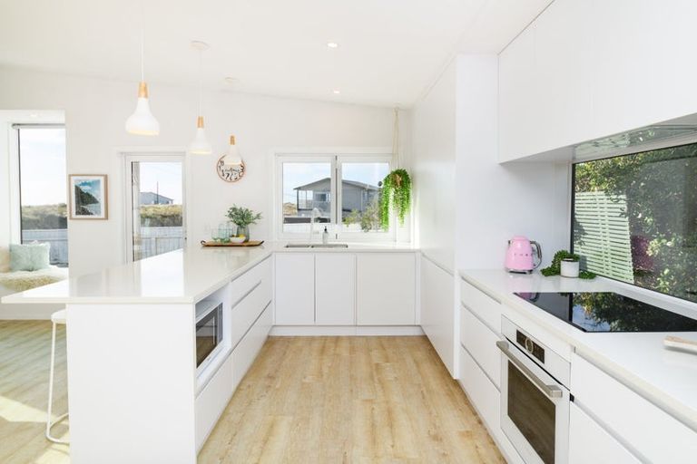 Photo of property in 21 Ocean Beach Street, Foxton Beach, Foxton, 4815