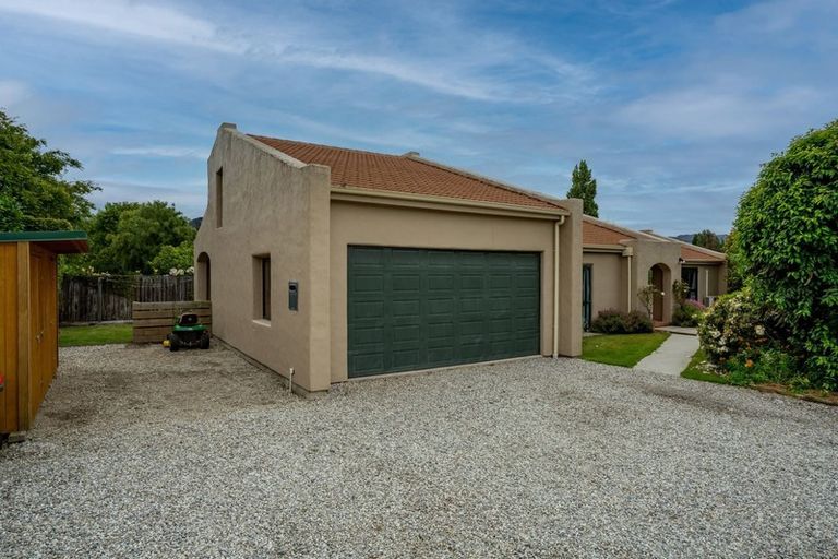 Photo of property in 2 Arklow Street, Albert Town, Wanaka, 9305