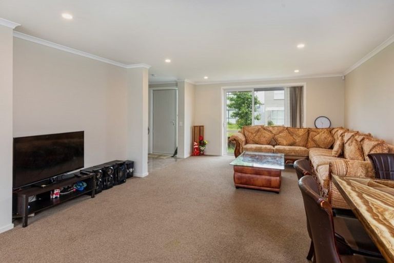 Photo of property in 41 Hollowout Street, Takanini, 2112