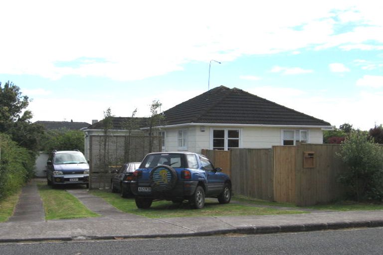 Photo of property in 36 Philomel Crescent, Bayswater, Auckland, 0622