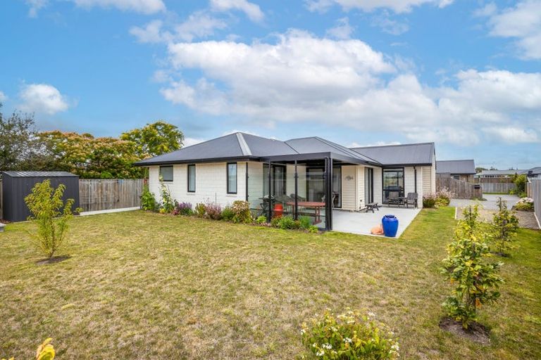 Photo of property in 14 Grey View Grove, Rangiora, 7400