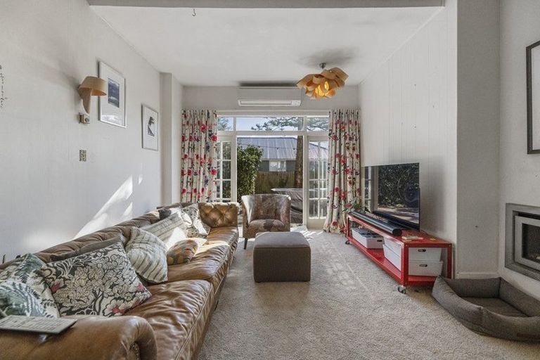 Photo of property in 20 Hargest Crescent, Saint Kilda, Dunedin, 9012