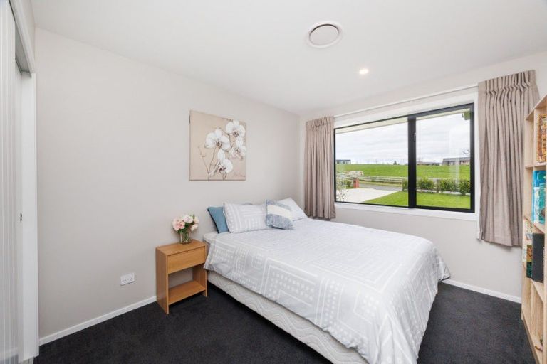 Photo of property in 180 Kingsdale Park Drive, Aokautere, Palmerston North, 4471