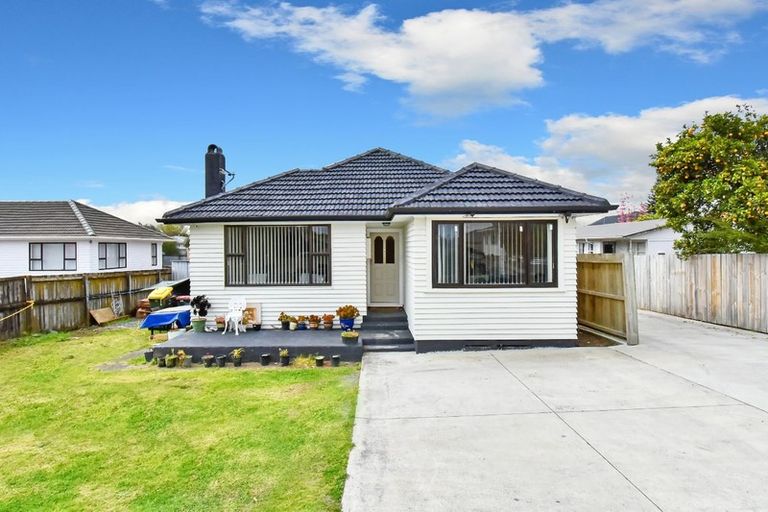 Photo of property in 11 Oxford Road, Manurewa, Auckland, 2102