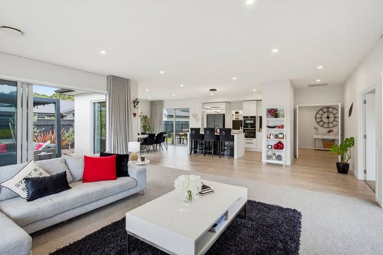 Photo of property in 18 Petrel Close, Paraparaumu Beach, Paraparaumu, 5032
