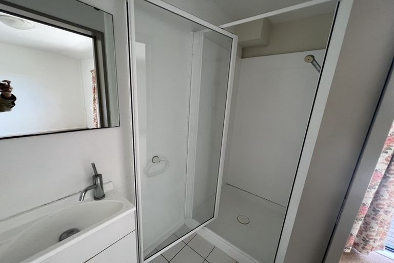 Photo of property in Krisley Court, 12/6 Ambrico Place, New Lynn, Auckland, 0600
