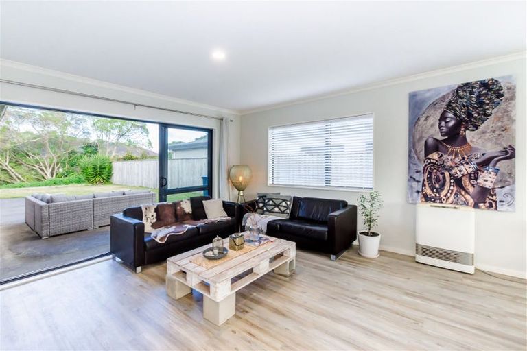 Photo of property in 22 Waterstone Avenue, Paraparaumu, 5032