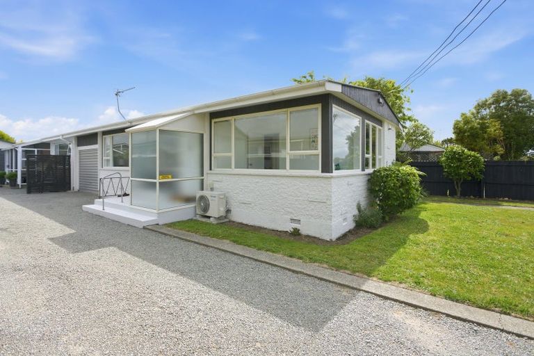 Photo of property in 1/25 Prestons Road, Redwood, Christchurch, 8051