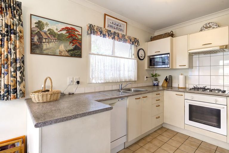 Photo of property in 126 Collins Road, Melville, Hamilton, 3206