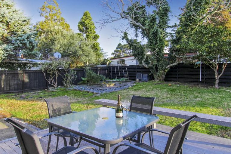 Photo of property in 11 Allington Road, Massey, Auckland, 0614