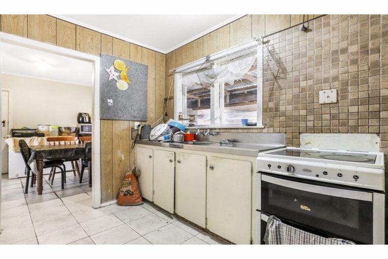 Photo of property in 44 Raglan Street, Mangere East, Auckland, 2024