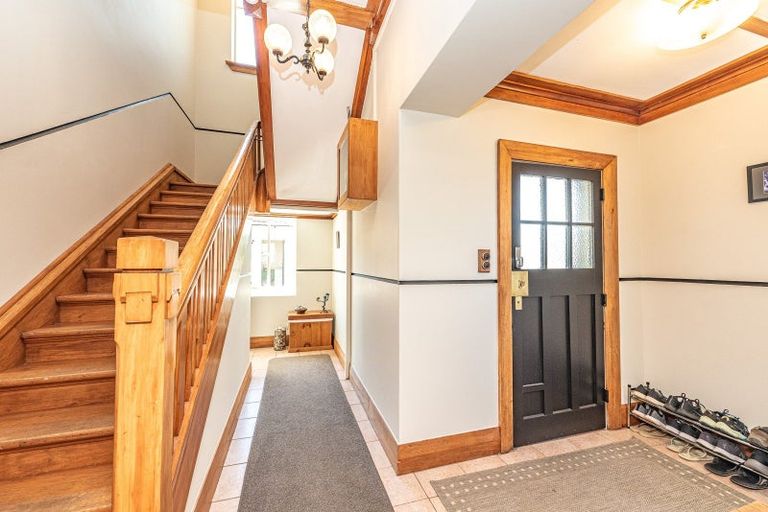 Photo of property in 1 Chester Street, Waverley, 4510