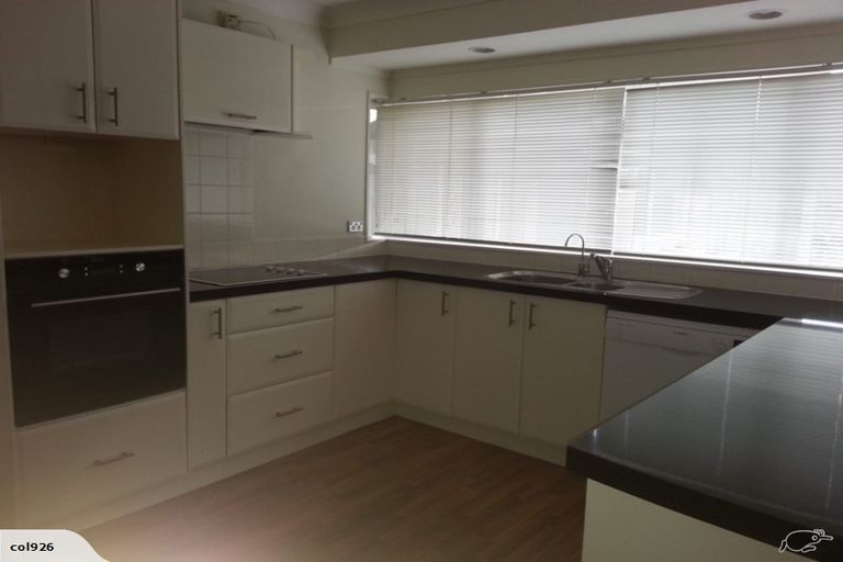 Photo of property in 130 Golfland Drive, Golflands, Auckland, 2013