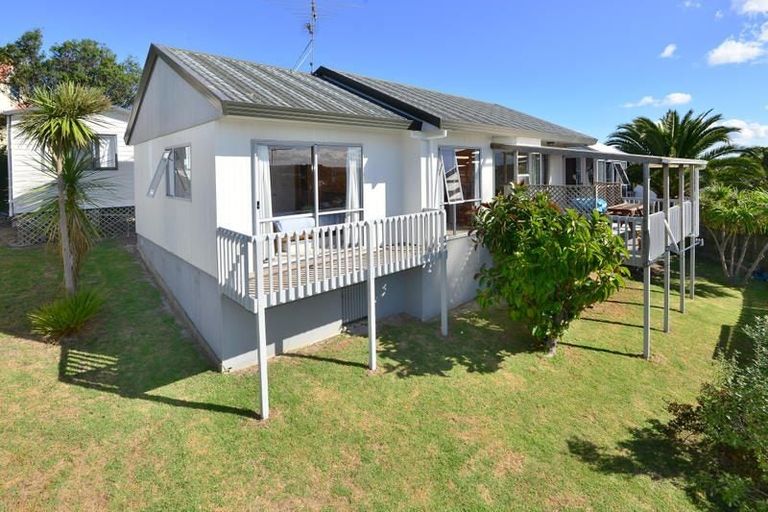 Photo of property in 8 Grenadine Place, Unsworth Heights, Auckland, 0632