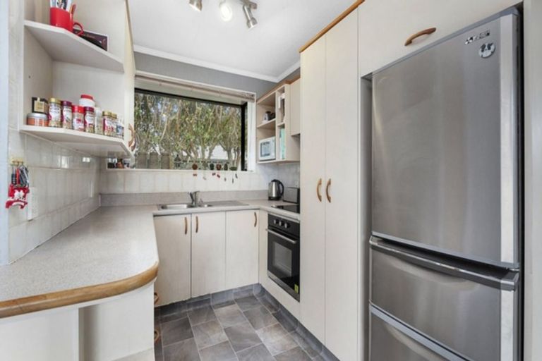 Photo of property in 6 Neave Place, Hillmorton, Christchurch, 8025