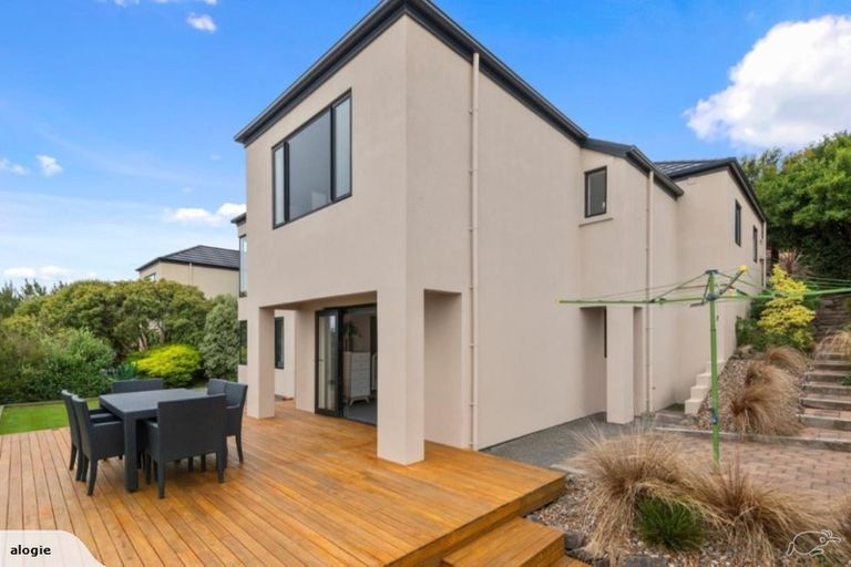 Photo of property in 2/272 Major Hornbrook Road, Mount Pleasant, Christchurch, 8081