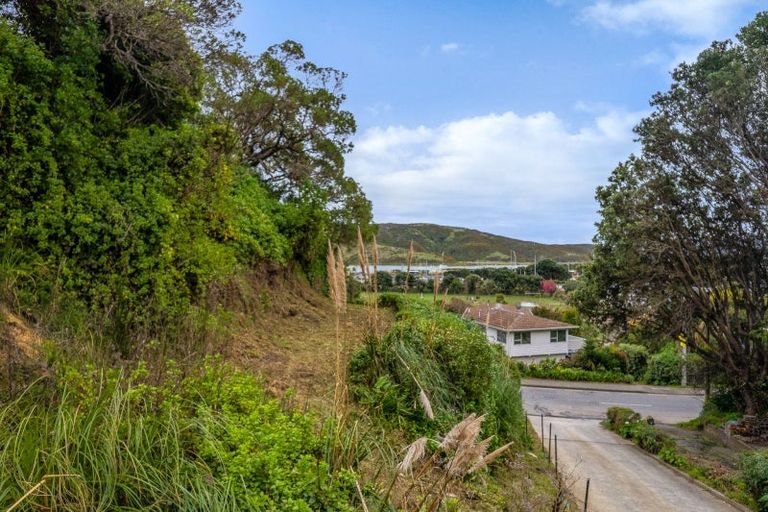 Photo of property in 18 Paremata Crescent, Paremata, Porirua, 5024