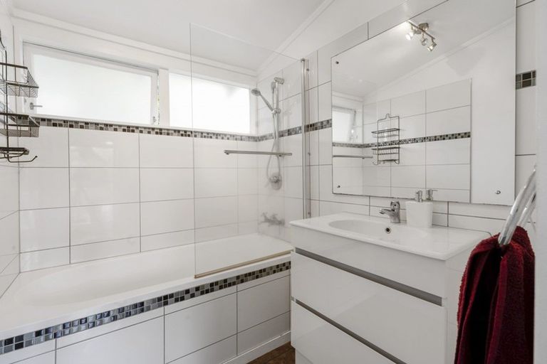 Photo of property in 18 Icarus Place, Sunnybrook, Rotorua, 3015