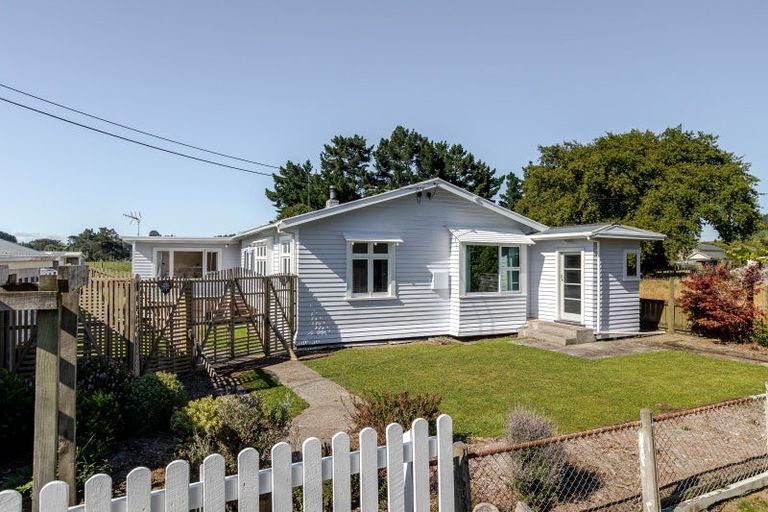 Photo of property in 12 Mara Street, Mangatainoka, Pahiatua, 4982