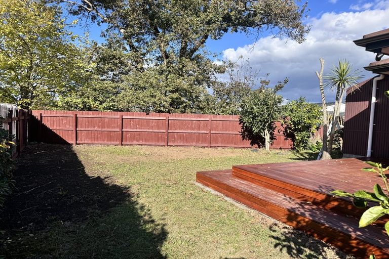 Photo of property in 1/82 Stanniland Street, Sunnyhills, Auckland, 2010