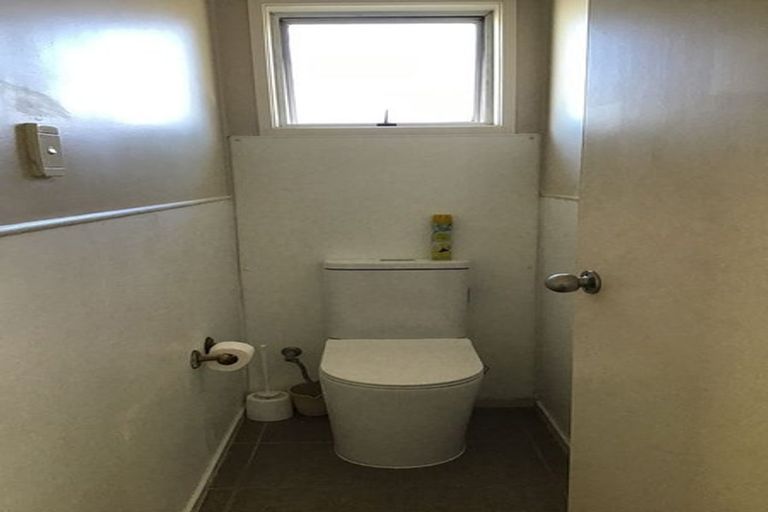 Photo of property in 14 Innismara Avenue, Wattle Downs, Auckland, 2103