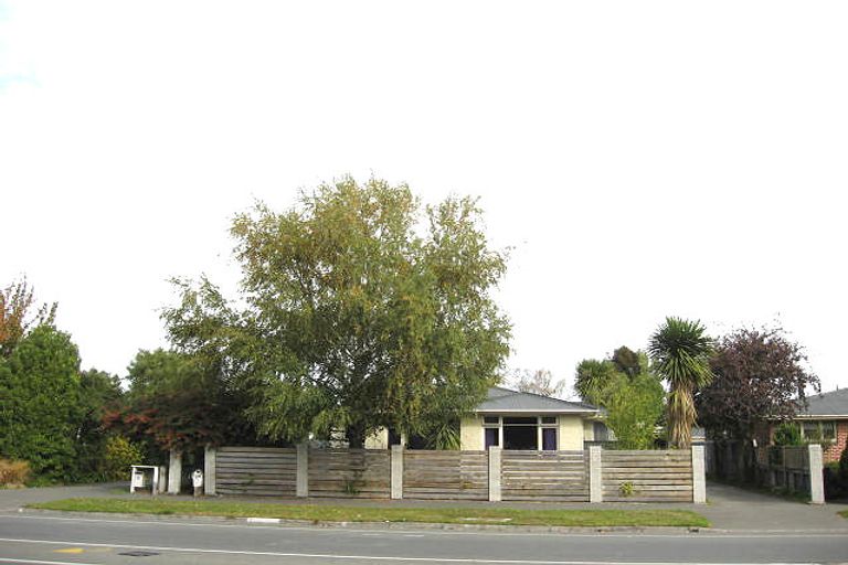Photo of property in 85 Memorial Avenue, Ilam, Christchurch, 8053