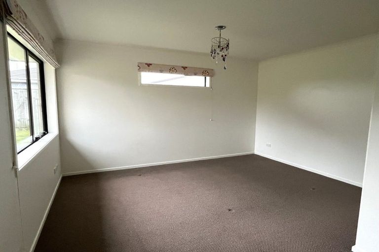 Photo of property in 27 Carrington Drive, Carterton, 5713