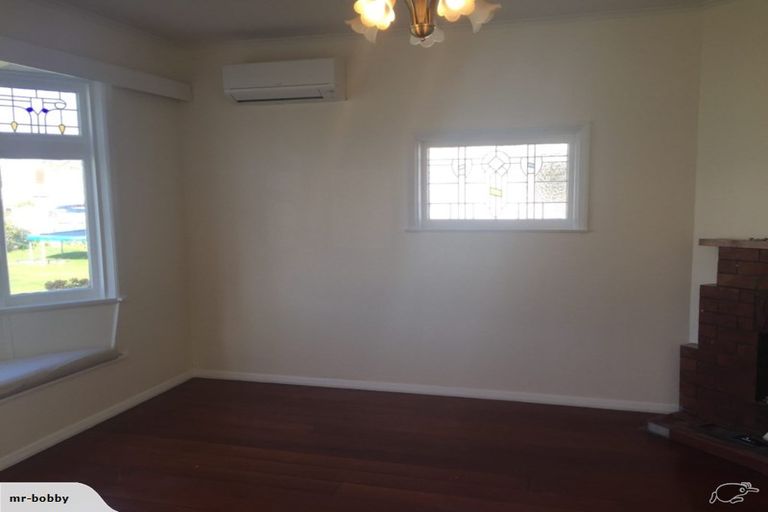 Photo of property in 27 Argentine Avenue, Miramar, Wellington, 6022