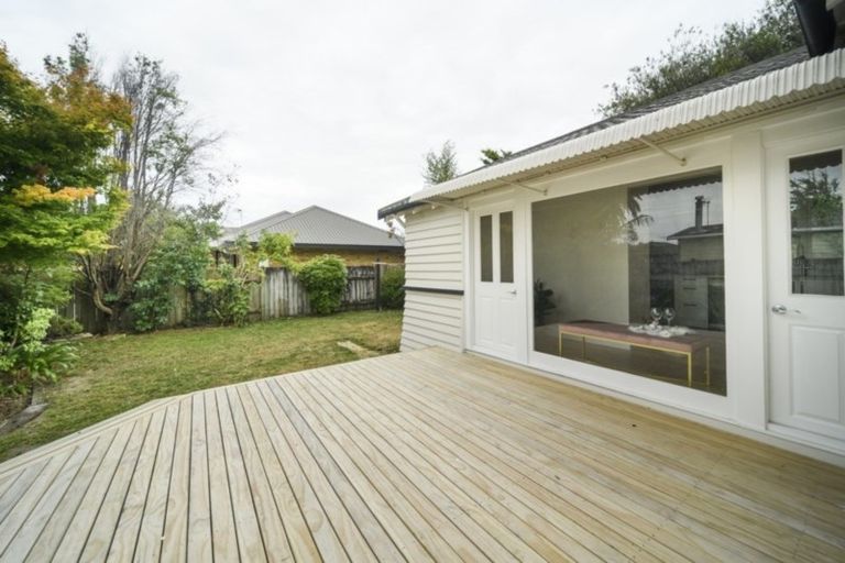 Photo of property in 17 Stewart Crescent, Hokowhitu, Palmerston North, 4410