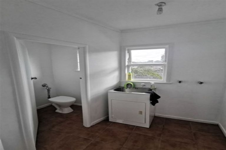Photo of property in 3/240 Pakuranga Road, Pakuranga Heights, Auckland, 2010