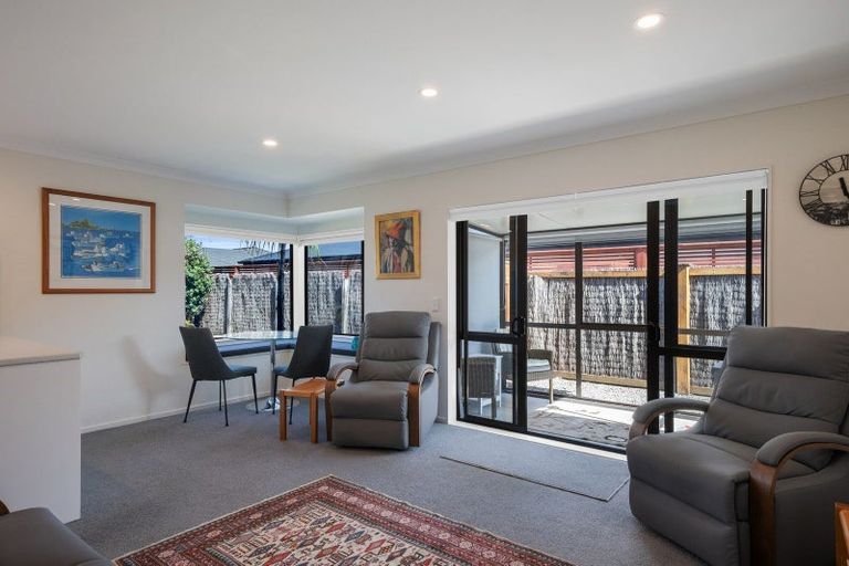 Photo of property in 12a Sussex Street, Levin, 5510