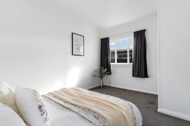 Photo of property in 17 Woodgrove Avenue, North New Brighton, Christchurch, 8083