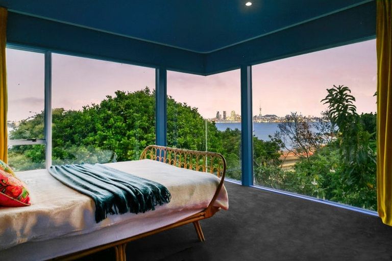 Photo of property in 2/81 Sylvan Avenue, Northcote, Auckland, 0627