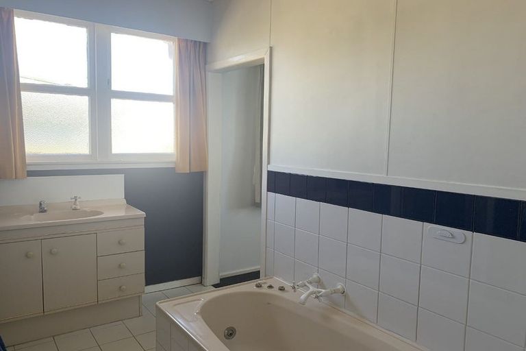 Photo of property in 14 Ruapehu Street, Castlecliff, Whanganui, 4501