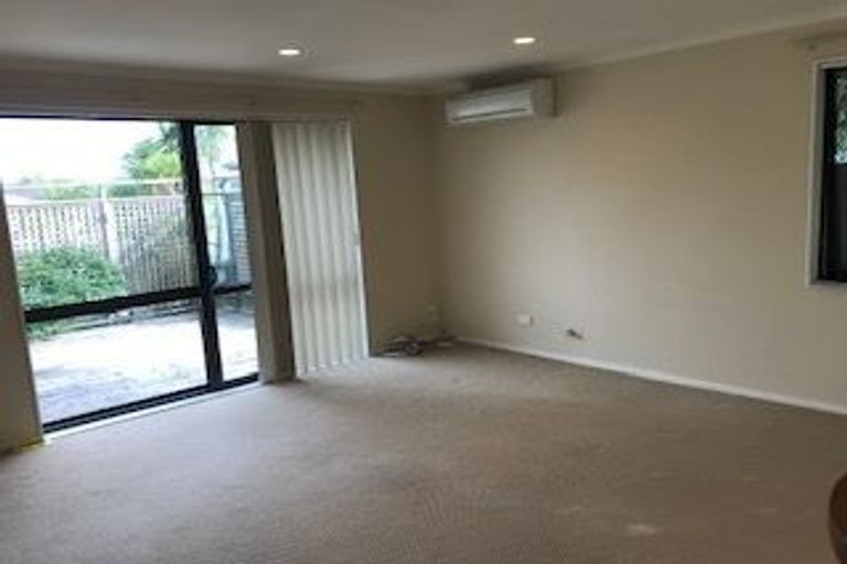 Photo of property in 9 Louvain Place, Greenhithe, Auckland, 0632